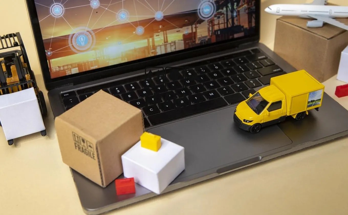 Écran d'un logiciel de transportation management affichant une carte de tournées et des camions en zone de chargement